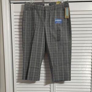 Dockers Gray Capris Casual Dressy Style